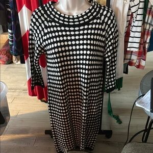 New Directions Monochrome Knit Design